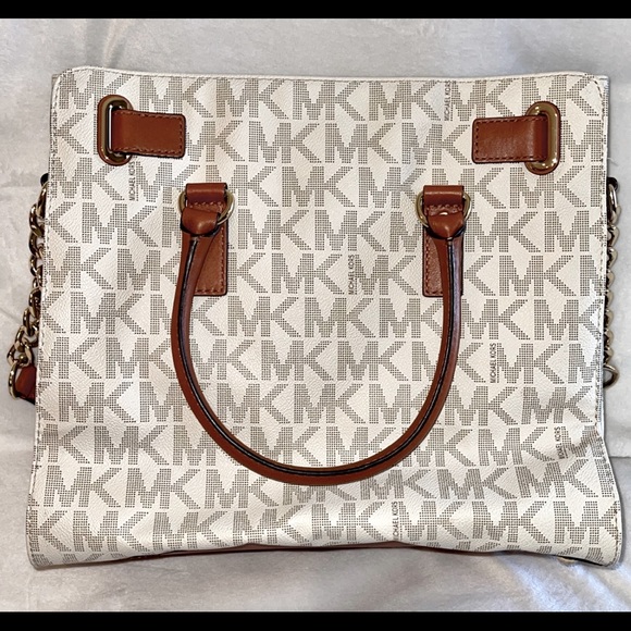 Michael Kors Hamilton Large Saffiano Leather Tote - Vanilla - Picture 5 of 5